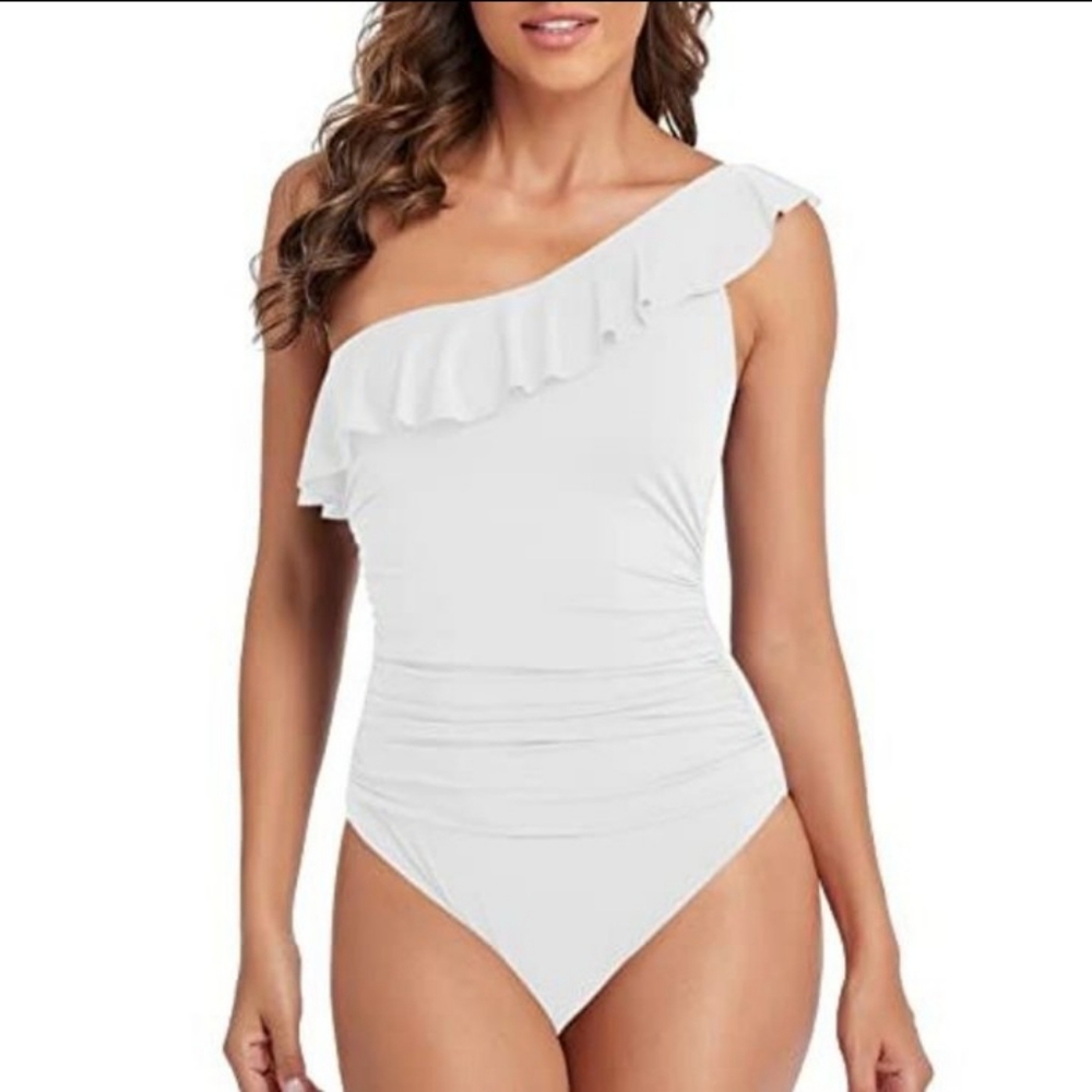🎀PRICE DROP TODAY 🎀NWT BEAUTIFUL SWIMSUIT 🩱